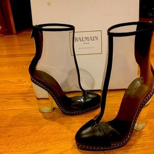 BRAND NEW never worn Balmain DAX Clear Boots Black Cap Toe with chain. Sz 37.